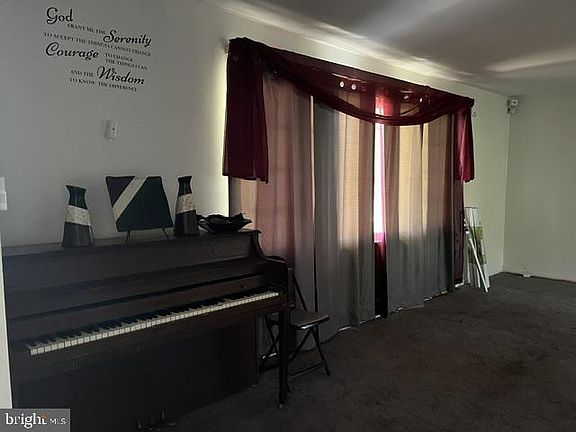 4th image of 817 Bacon Ave