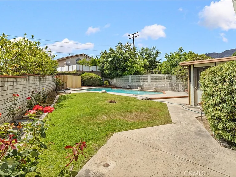 5 Carol Pine Ln — Photo 38