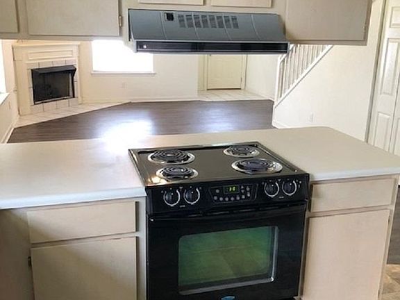 5th image of 2554 Golden Park Ln