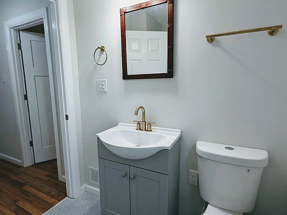 4th image of 1940 Gladstone St #1