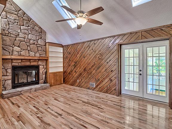 3rd image of 107 Mockingbird Ct