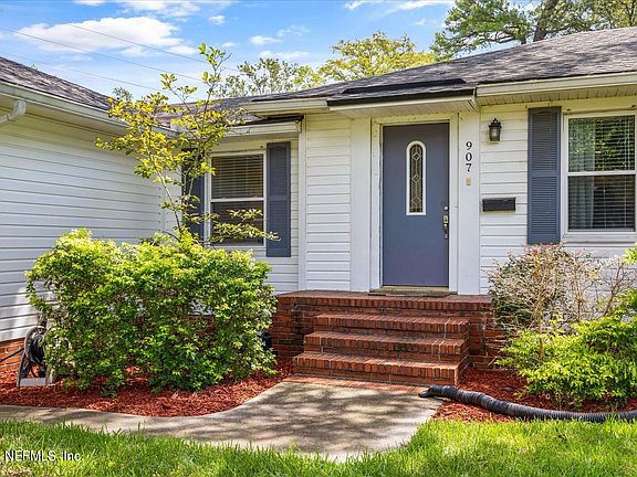 2nd image of 907 BARBARA Avenue