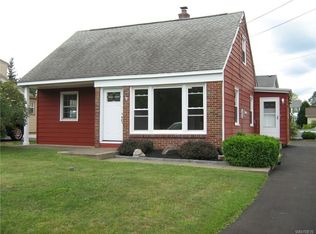 5960 Elmhurst Rd, Lake View, NY 14085