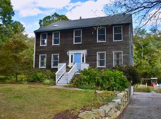 70 Long Plain Rd, Mattapoisett, MA 02739