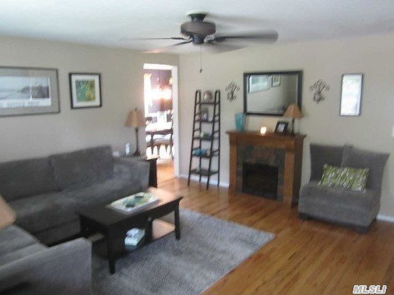 3rd image of 9 Oak St