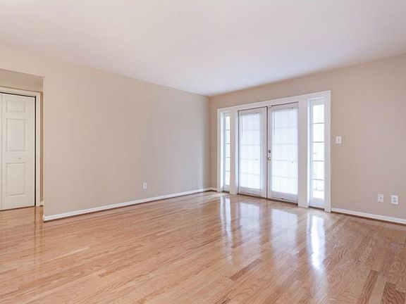 5th image of 1445 Monroe Dr NE APT E27