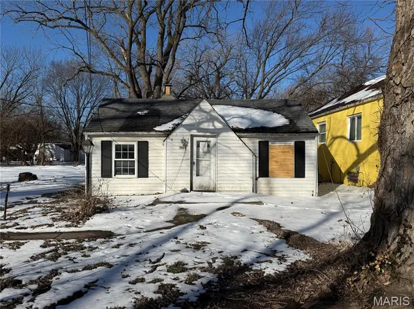 3669 Isolda Ave, Saint Ann, MO 63074