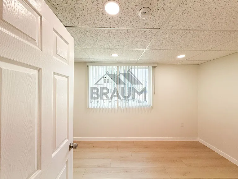 11459 COLLINS ST. — Photo 10