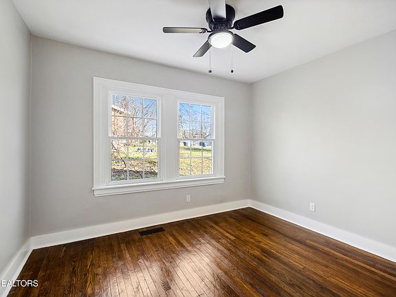 4th image of 319 Ault St
