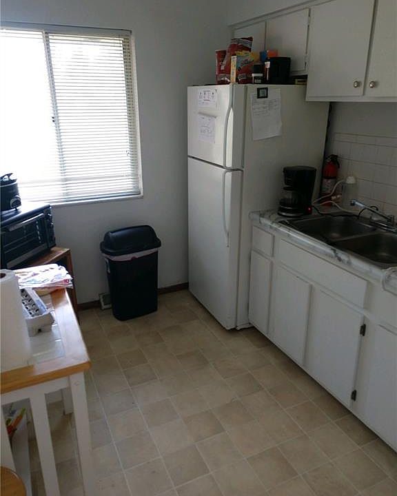 2nd image of 2319 Seaman St