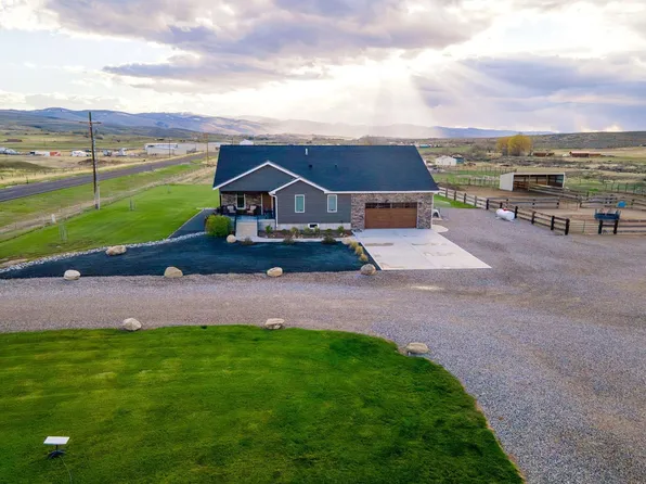 41 Lyons Valley Rd, Lander, WY 82520