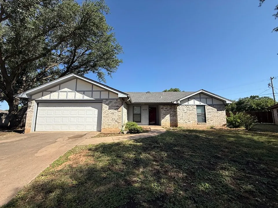 4608 Oak Knoll St