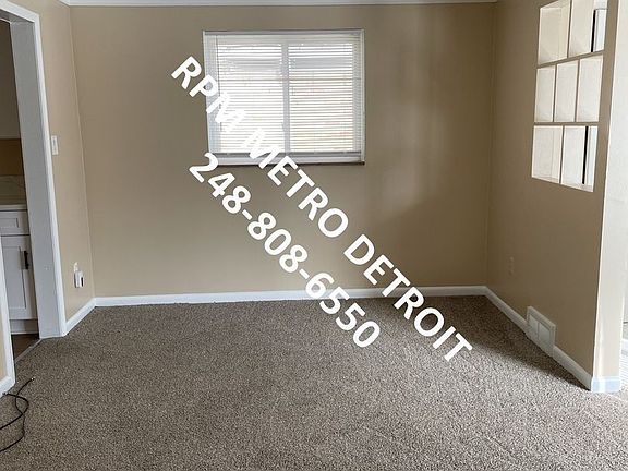 5th image of 24221 Manistee St