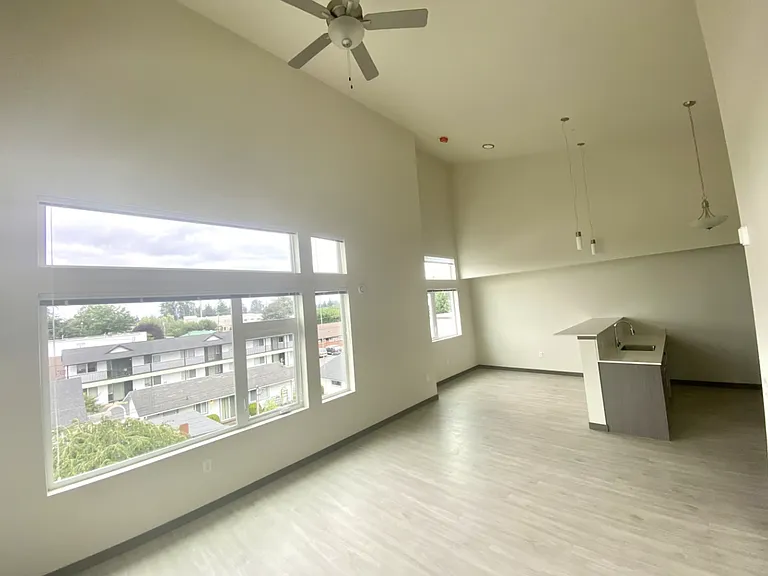 Strawberry Court Apartments — Photo 6