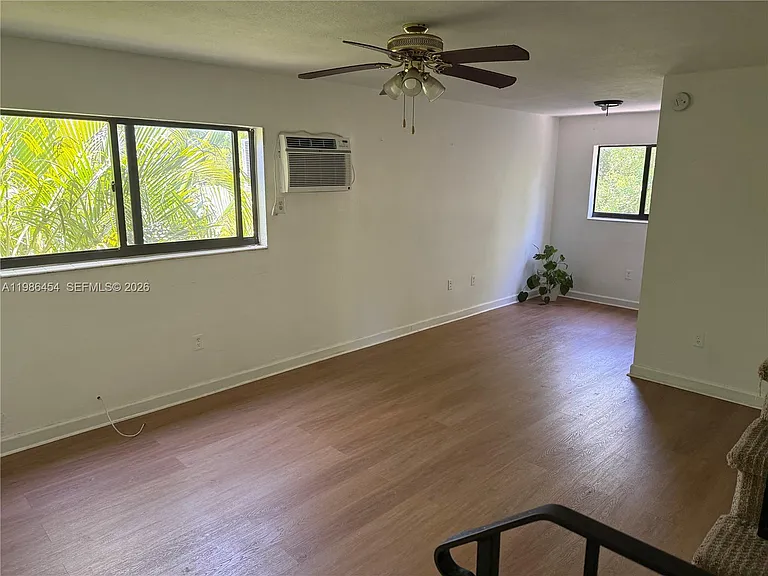 180 NE 71st St #9 — Photo 2