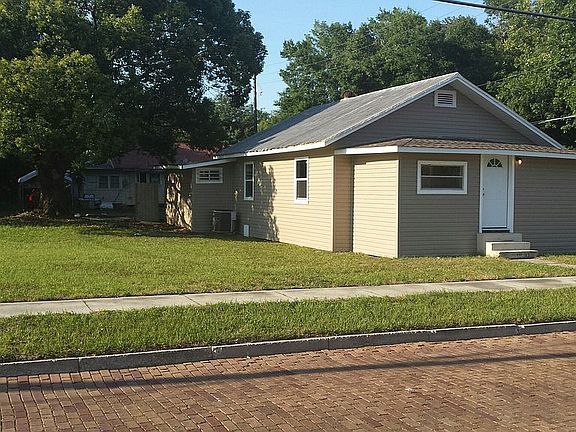 5th image of 213 E Lake St