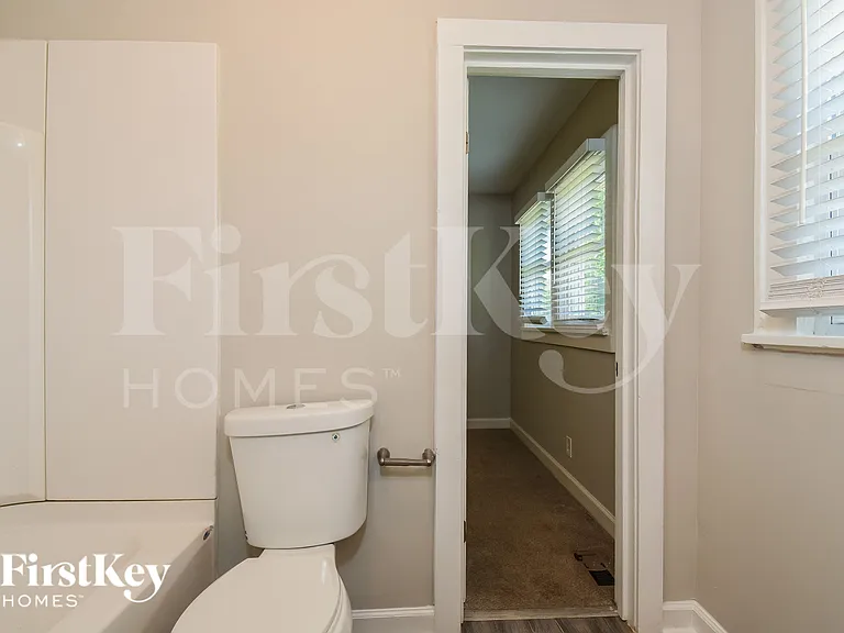 5664 Perk St — Photo 17