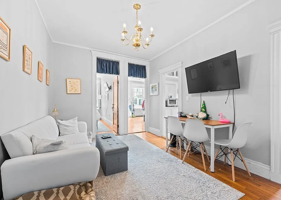 282 Newbury St #14