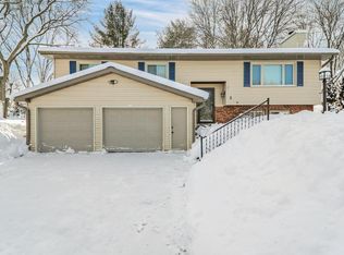 1 E Spyglass Ct, Madison, WI 53717