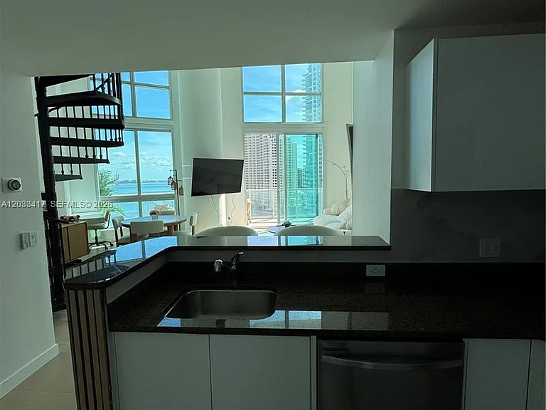 300 S Biscayne Blvd #L-1218 — Photo 5