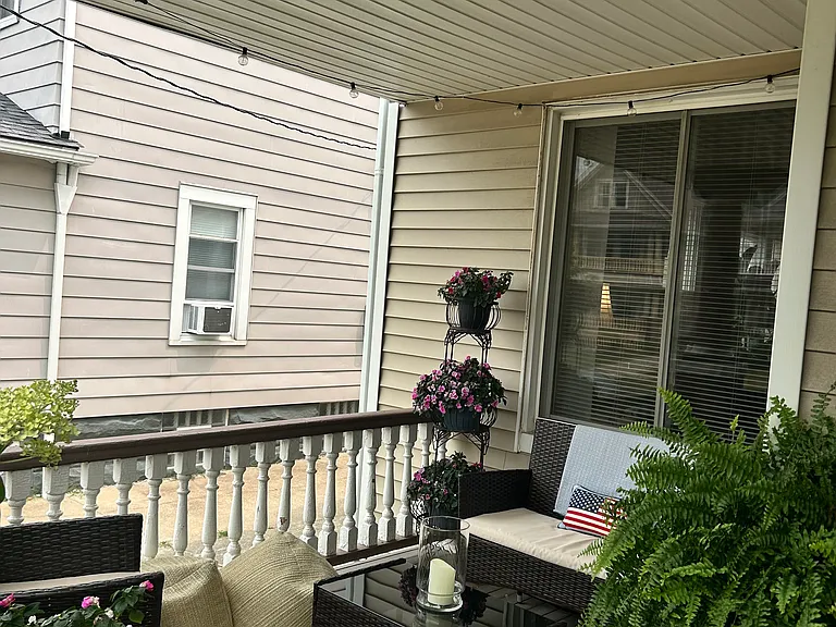 1293 Warren Rd — Photo 1