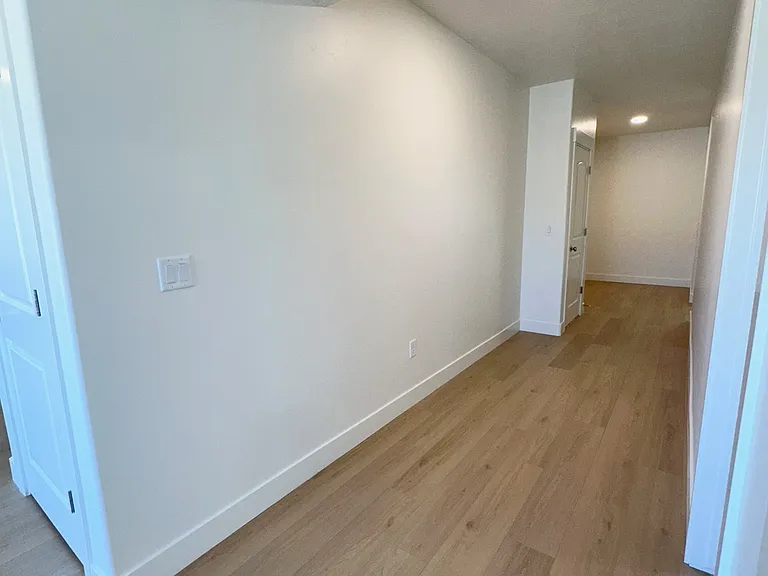 682 Benedict Dr — Photo 7