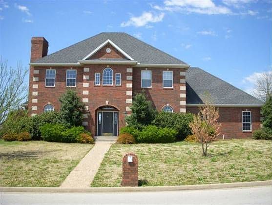 1st image of 4 S Windsor Dr