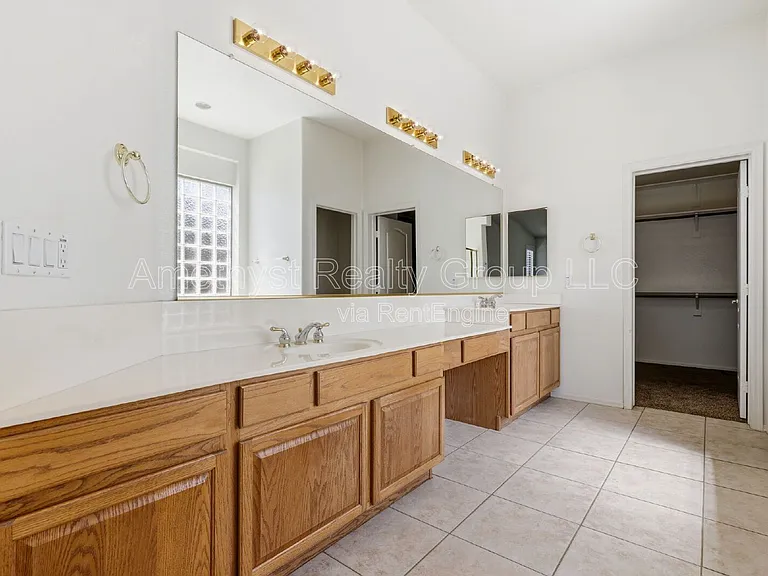 7017 W Greenbriar Dr — Photo 38