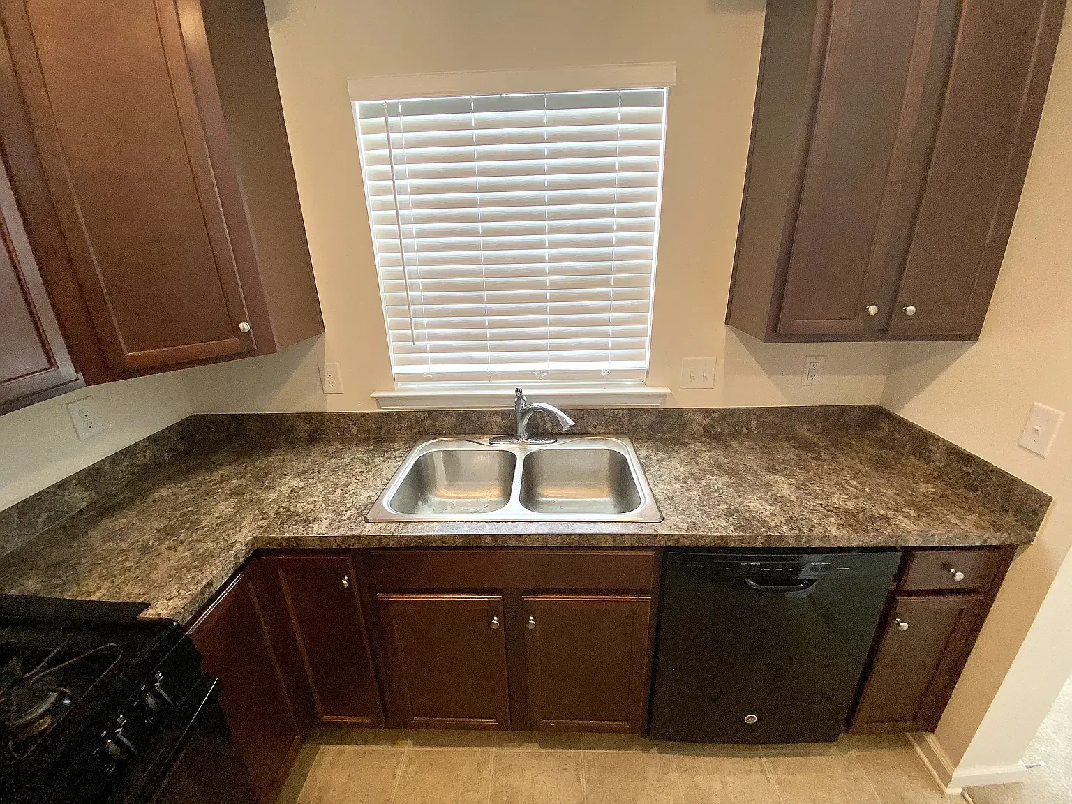 8939 Ringview Dr — Photo 4