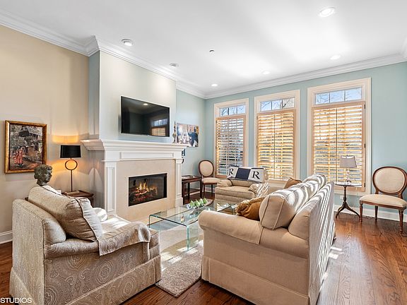 3rd image of 1649 Hickory St #8