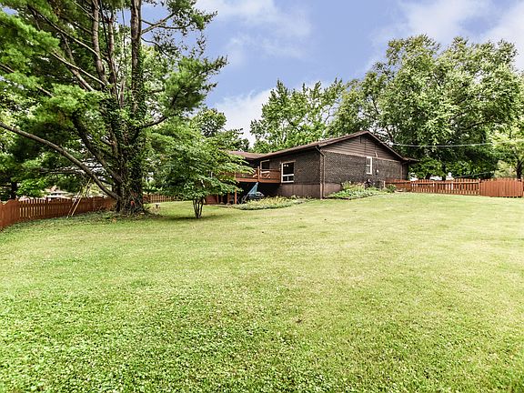 5th image of 1504 Cotton Tree Dr