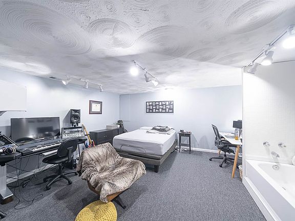 3rd image of 2312 Wishing Well Ct