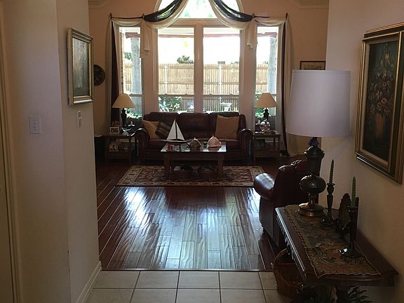 4th image of 1709 Bershire Ct