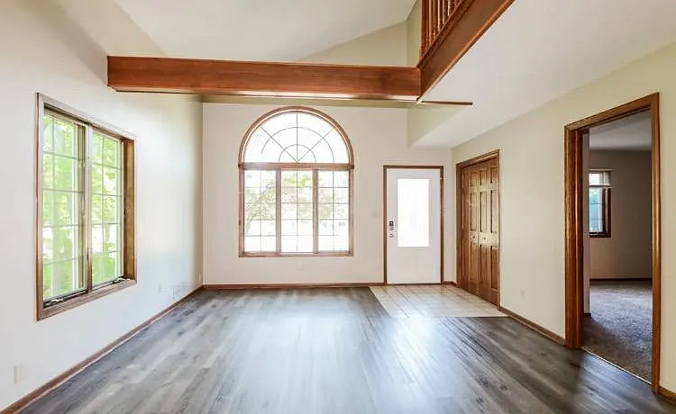 3024 Furness Ct N — Photo 2