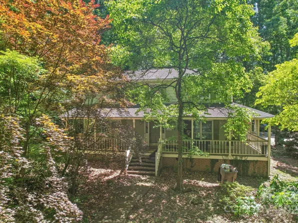 8504 Knollwood Cir, Charlotte, NC 28213