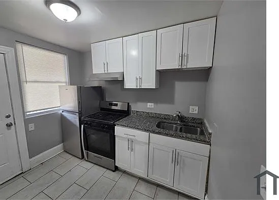 2 bed, $1,686 — Photo 1