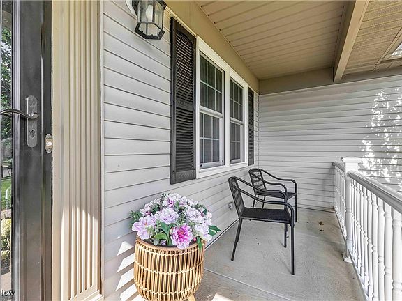 3rd image of 1277 Deepwood Dr