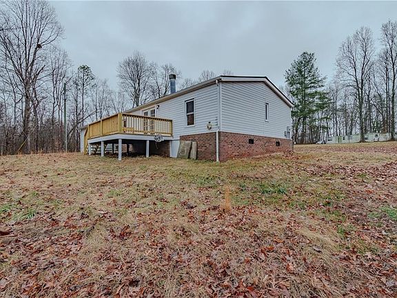 4th image of 3354 Haystack Rd