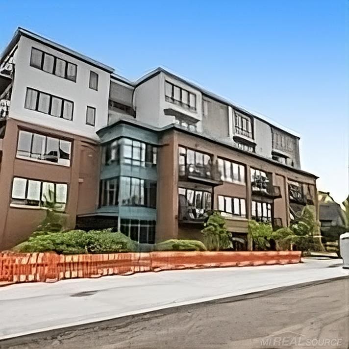 1st image of 410 N 1st St #302