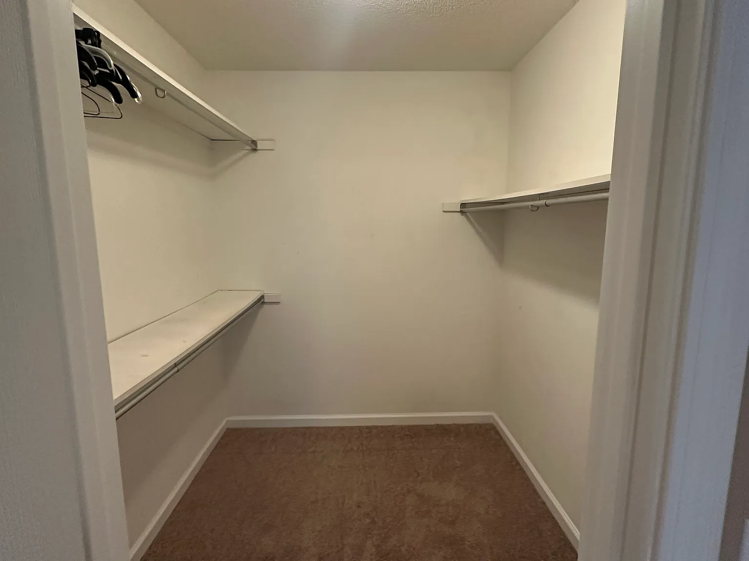 3 bed, 1418 sqft, $2,500 — Photo 4