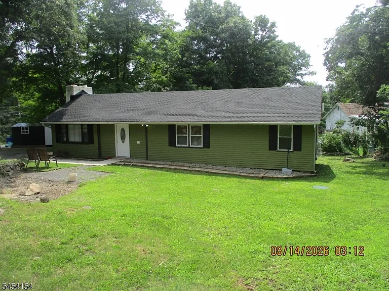 4 Mohawk Trl — Photo 1