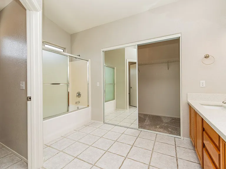 5044 Drifting Creek Ave — Photo 10