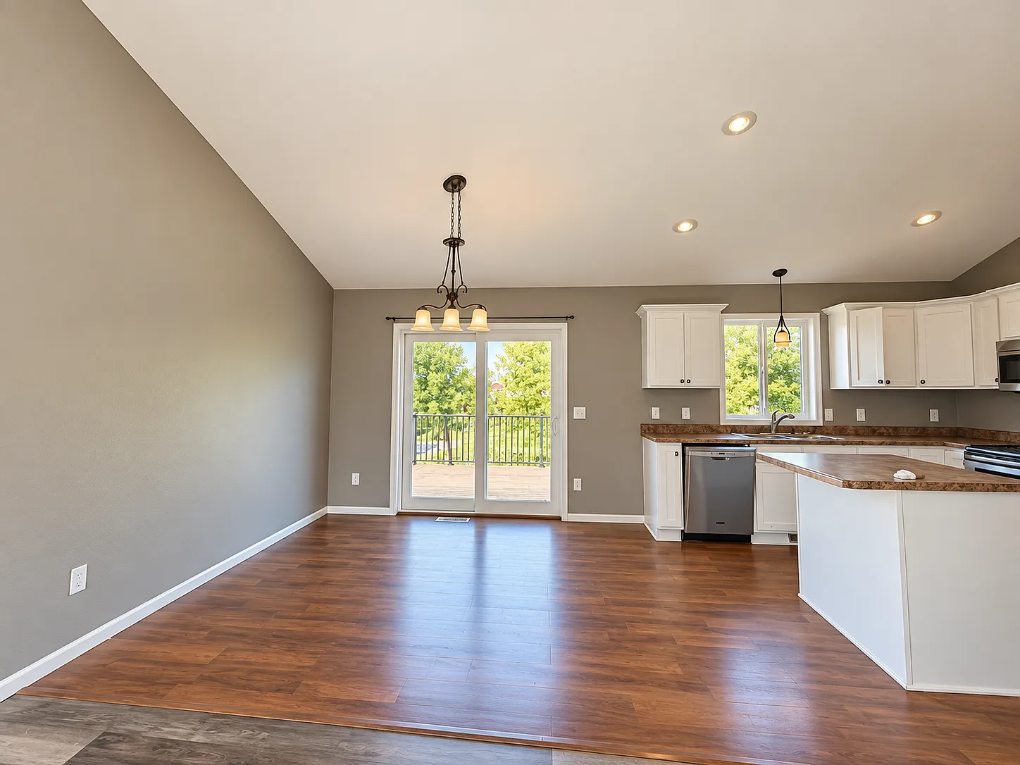 4 bed, 1813 sqft, $2,150 — Photo 4