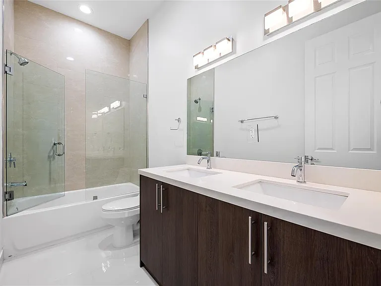 1428 SW 4th Ave #1428 — Photo 10