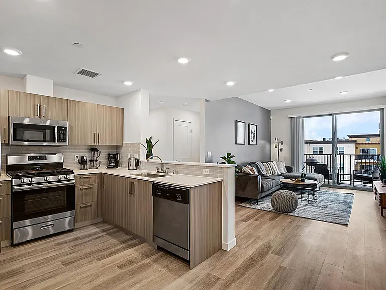 4725 Radford Ave #Penthouse 3 — Photo 10