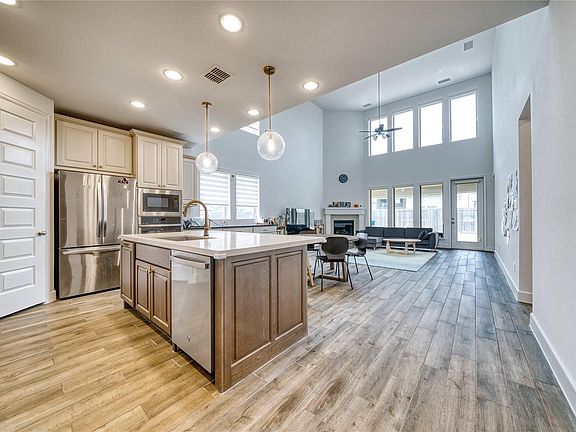 5th image of 3202 Fescue Crest Ct