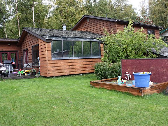 exterior front lawn