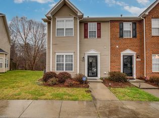 1860 Olivers Crossing Cir, Winston Salem, NC 27127