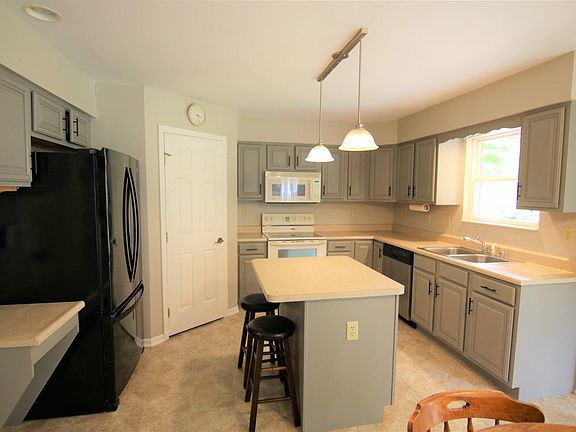 4th image of 10730 Shadywood Dr