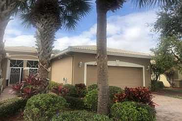 Home For Sale In Majestic Isles